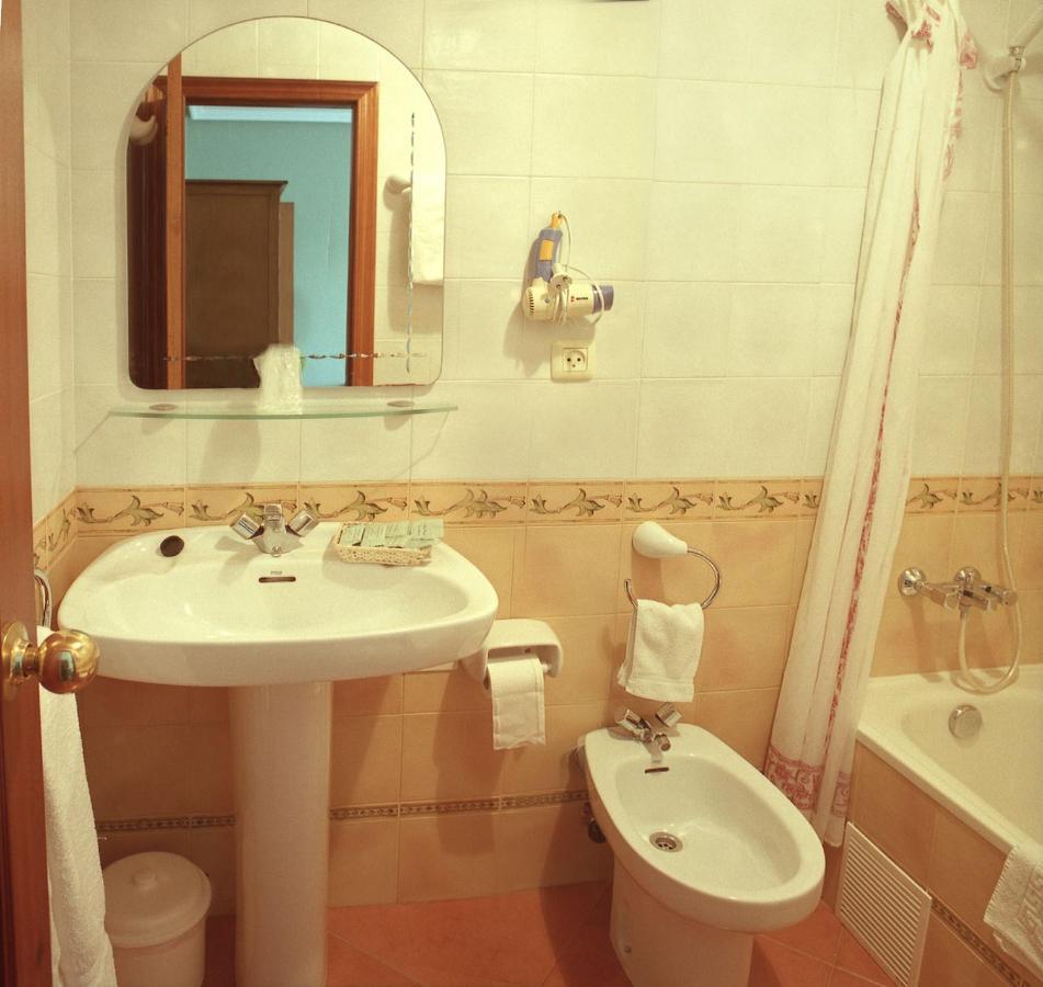 בית הארחה Almuña 	Casa Manoli Luarca מראה חיצוני תמונה